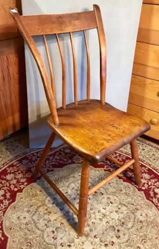 Antique American Thumb Back Maple Windsor Chair C 1830 - 1850 33” H