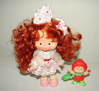 Vintage Strawberry Shortcake Berrykin Doll And Critter