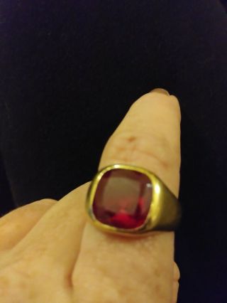 Vintage 10k Gold Mens Ring With Red Stone.  Over 10grams