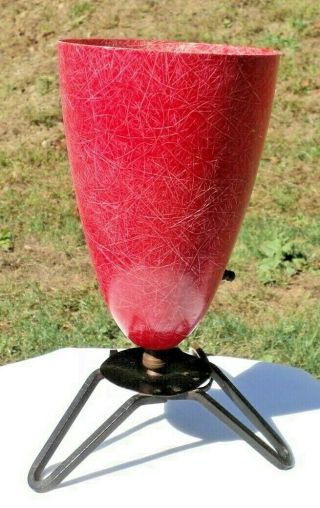 Vintage Mid Century Modern Red Fiberglass Cone Beehive Tripod Leg Lamp Mcm Retro