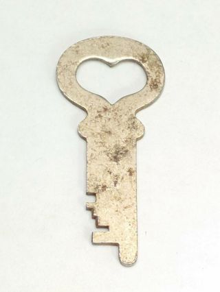 Antique Heart Shaped Eagle Lock Co.  22U7 Steamer Trunk Key Flat Steel Key 22U7 2