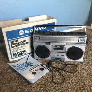 Vintage Sanyo M - 9925 Boombox Ghetto Blaster Am/fm Radio & Tape Recorder