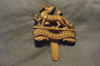 Ww I British Cap Badge To The Berkshire Regiment (princess Charlotte Of Wales)