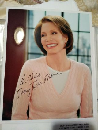 Mary Tyler Moore Autographed Hand Signed Photo Personalized To Chris Color Pic