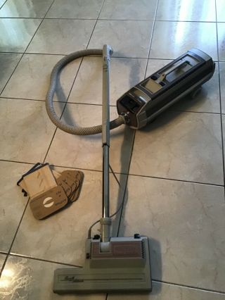 Electrolux Vintage Automatic Control Vacuum Cleaner Marquise Model 1521 W/nozzle