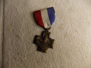 World War 1 Medal U.  S.  Forces Presented By Douglas Cty.  Ill.  1917/18
