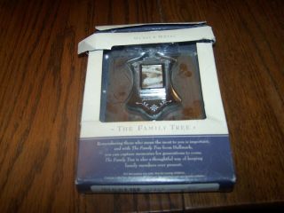 Hallmark Ornament 2002 The Family Tree A Link To Yesterday Photo Holder Box Tab