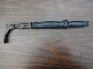 Vintage Crescent Bridgeport No.  56 Sure - Grip Nail Puller Antique Cast Iron Tool
