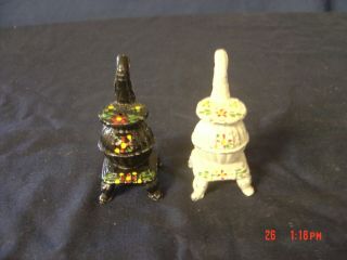 Vintage Cast Iron Pot Belly Stove Salt And Pepper Shakers,  White And Black