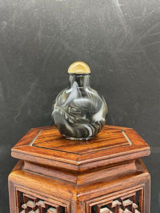 Vintage Old Chinese Carved Hardstone Agate Snuff Bottle