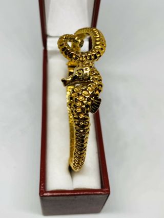 Italian Sculptural Seahorse Shaped 14k Yellow Gold Hinged 8” Bangle Bracelet