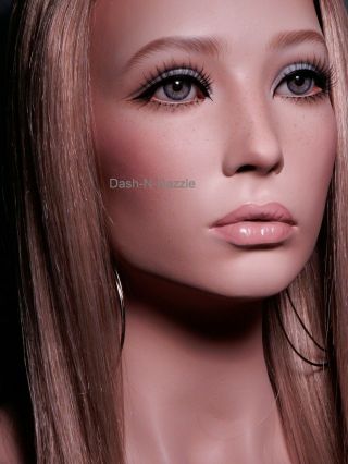 Female Mannequin Wig Bust Blueglass Eyes