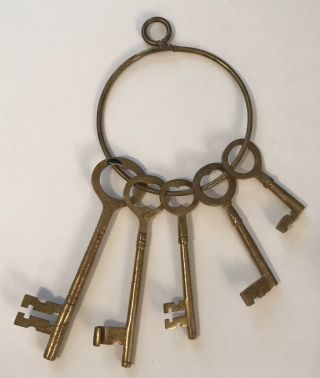 Vintage Set Of 5 Brass Decor Skeleton Jail Church Keys On Brass Ring 3 " To 6.  5 "