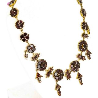 Vintage 9 Carat Gold Garnet Necklace