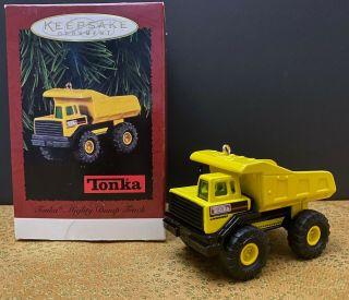 Hallmark Keepsake " Tonka Mighty Dump Truck " Ornament In Yellow Metal From 1996