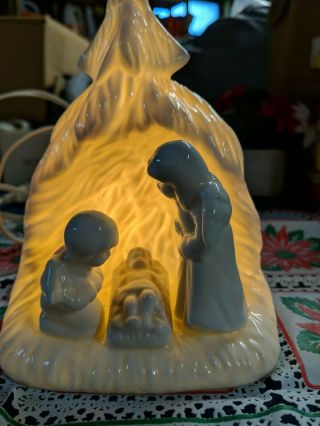 Vtg Ceramic Light Up White Christmas Tree Nativity Scene 2