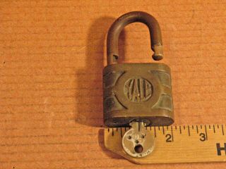 Antique Vintage Brass Padlock Yale & Towne Usa Mfg.  Co With Key