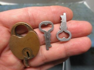 Well Made Old Brass Miniature Padlock Lock With 2 Orig Key.  Cond.  N/r