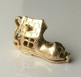 Vintage 375 9ct Gold Old Woman Who Lived In A Shoe Opening Charm - 3.  63g