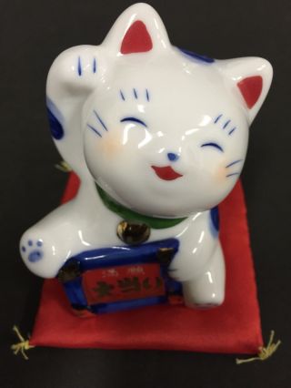 A Pottery Maneki Neko Beckoning Lucky Cat 7790 Good Luck 85mm Made In Japan