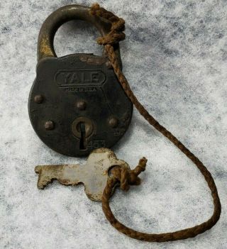 Antique/vintage Small Yale Padlock 453 With Key In Order,  Patina