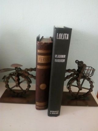 Retro Bookends Supporter And Cd Dvd Holder Stand Books