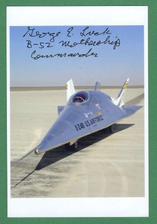 George Luck Dec.  B52 Mothership Bomber Pilot X - 1 Flight Signed 4x6 Photo E17548