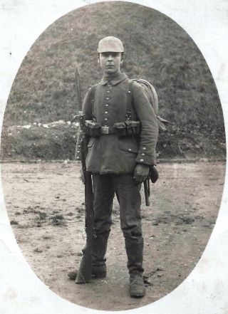 Ww1 - German Soldier With Spike Helmet And Rifle With Baionet