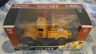 2004 Toy Trucker 1:16 Kb5 1948 Tow Truck Wrecker Ertl Dcp Die Cast Yellow