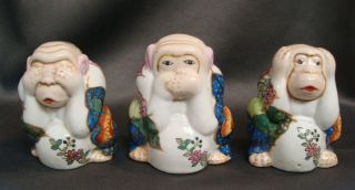 Vintage Chinese Tobacco Leaf Porcelain Three Wise Monkeys See Hear Speak No Evil