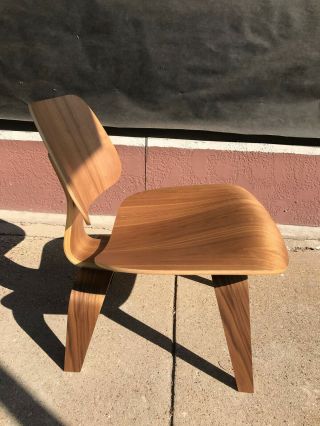 Herman Miller Eames Molded Plywood Lounge Chair (lcw)