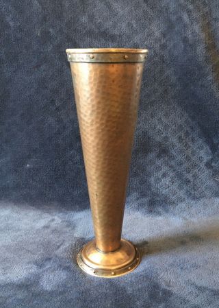 Antique Usa Arts & Crafts Hammered Copper Riveted Band Trumpet Vase