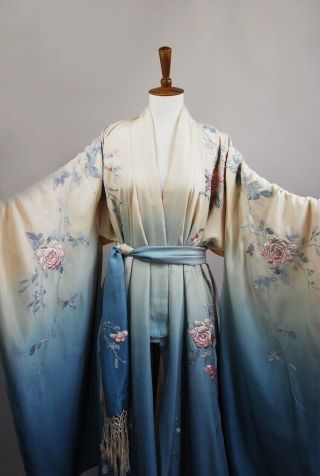 1920’s Floral Embroidered Antique Vintage Silk Floral Pink Blue Absolutely Stun
