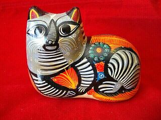 Vintage Mexican Folk Art Handmade/painted Pottery Tonala Cat,  4 X 5.  5 "