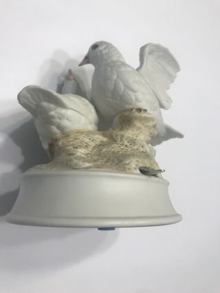 Vintage Gorham Japan Music Box Figurine Two White Bird Doves