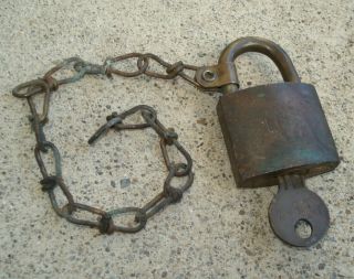 Vintage American U.  S.  Military Brass Padlock With Chain And Key 2.  5 " Tall
