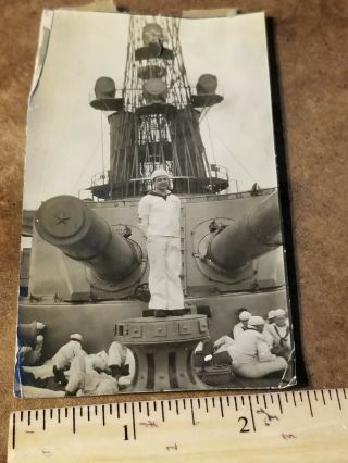 Wwi Photograph Us Navy Sailors & Ship Life Battleship Uss Kearsarge Bb - 5 Guns