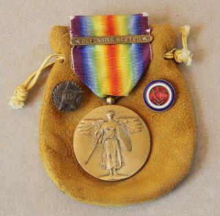 Wwi Victory Medal " Defense Sector " / Honorable Discharge Lapel And Aef Pin