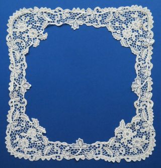 A Victorian Youghal Needle Lace Handkerchief Edging