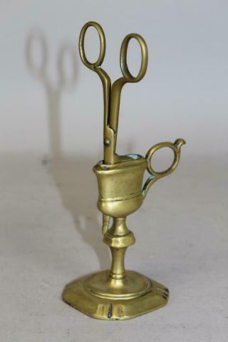 Rare 18th C Queen Anne Brass Wick Trimmer Candle Snuffer In Petal Base