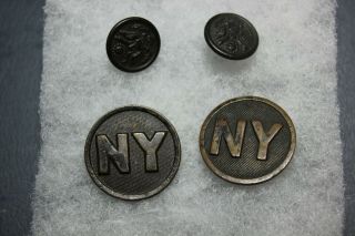 World War I York State Enlisted Bronze Collar Discs And Two Cuff Buttons