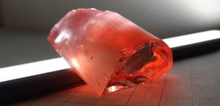 473Ct RED YAG Crystal Yttrium Aluminium Garnet Rough for Facetting 2