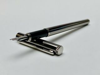 Vintage Alfred Dunhill Fountain Pen In Gunmetal Finish