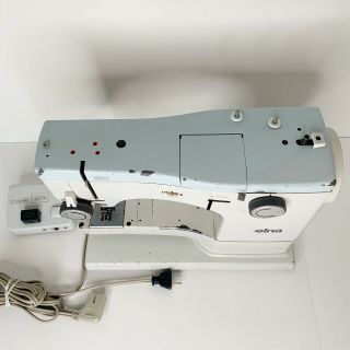 Vintage Elna SU 62C sewing machine 3