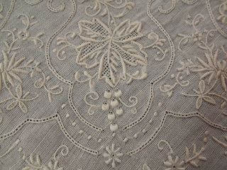 A,  Vtg Antique Madeira Hand Embroidered White Lace Wedding Handkerchief Hanky A,