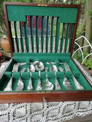 Vintage 38 Piece Silver Plated Kings Pattern Canteen Cutlery Oak Case With Key
