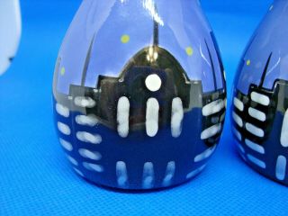 Lorrie Veasey city blue hand painted porcelain salt & pepper set. 2