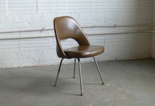 Knoll Eero Saarinen Executive Side Chair With Metal Legs
