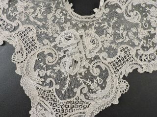 ORNATE VICTORIAN 19TH C HAND MADE POINT DE GAZE LACE INSERT / COLLAR FOR DRESS 3