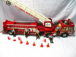 Nylint No.  540 Metal Classic Aerial Hook - N - Ladder Engine Co.  5 Fire Truck